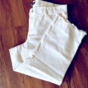Democracy “Ab” technology White Jeans Distressed Hem Size 20w